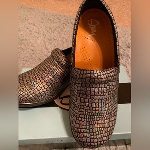 Savvy Katy Nursing Shoes